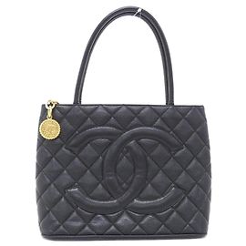 Bolsa Chanel 1804 em pele de vitela granulada preta