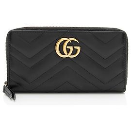 Portafoglio con zip Gucci GG Marmont in pelle matelassé