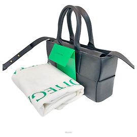 Bottega Veneta Bolso Tote Arco Mini East-West y Bandolera