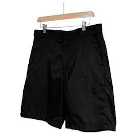 Pantaloncini Bermuda in Re-Nylon con logo triangolare da uomo - Nero - Prada