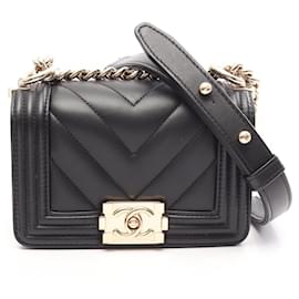 Borsa a tracolla Chanel Boy Mini Chevron V-stitch