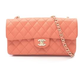 Bolsa de Ombro Chanel Matelassé East West