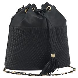 Borsa a tracolla con catena BALLY in pelle nera e oro Auth 194985A