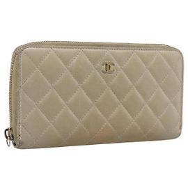 Cartera larga CHANEL Matelasse de piel de cordero Gold CC Auth 194478