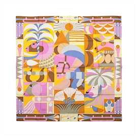 Hermès Carré 90 "Parade en Fanfare" Seidentuch in Rosa und Gelb