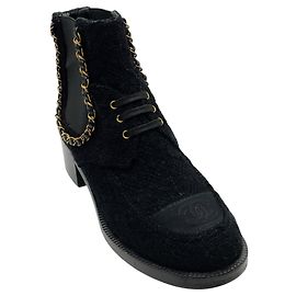 Chanel Chelsea Boots aus schwarzem Tweed mit goldfarbenem Ketten-Detail