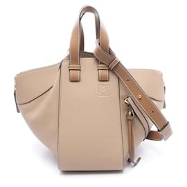 Borsa a mano in pelle 2-Way Loewe Hammock Small in Beige
