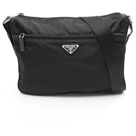 Borsa a tracolla Prada in nylon Saffiano nero