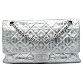 Borsa a tracolla Chanel Reissue 2.55 Double Flap 226 in pelle di vitello invecchiata matelassé argento a strisce metalliche
