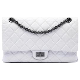 Borsa a tracolla Chanel Reissue 2.55 Double Flap 226 in pelle di vitello matelassé bianca