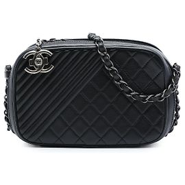 Borsa Camera Chanel Coco Boy Small in pelle di agnello matelassé nera