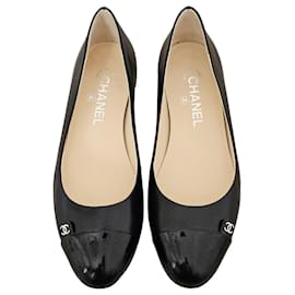 Bailarinas Chanel de cuero negro