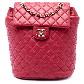 Chanel Urban Spirit Mini Rucksack aus gestepptem Lammleder in Rot