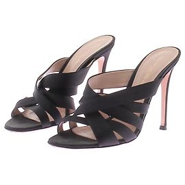 Décolleté Gianvito Rossi in pelle nera taglia 37