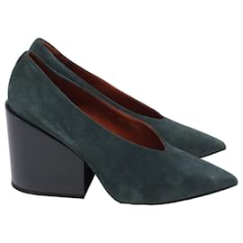 Décolleté a punta Alvara di Acne Studios in camoscio Olive