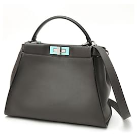 Borsa a spalla Fendi Peekaboo Regular