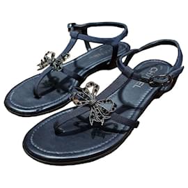 Sandali T-Strap Chanel blu navy con fiocco decorato