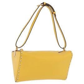 FENDI Celeria Triangle Schultertasche aus Leder Gelb Goldfarben 8BS053 Auth 195557M