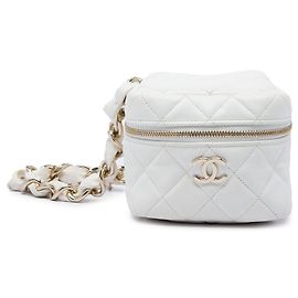 Weiße Chanel CC gesteppte Lammleder Cube Zip Clutch mit Kette Vanity Bag