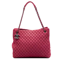 Borsa Tote New Bubble Large in vitello iridescente matelassé rossa Chanel