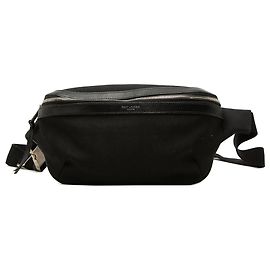 Saint Laurent Classic Belt Bag aus schwarzem Canvas