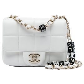 Borsa a tracolla Chanel Mini Quilted Lambskin Resin Crystal Square Monacoco Flap Bianca