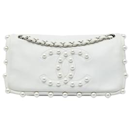Borsa a tracolla Chanel Flap Pearl Obsession in pelle di agnello bianca