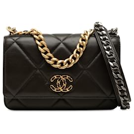 Bolso Chanel 19 Wallet on Chain de piel de cordero acolchada marrón
