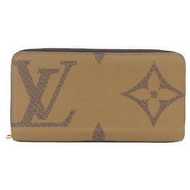 Louis Vuitton Monogram Giant Zippy Wallet