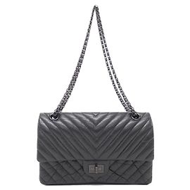 Borsa a tracolla Chanel 37586 in pelle di vitello nera