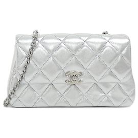 Borsa Chanel AP4592 in pelle argento