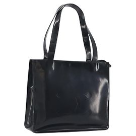 Chanel Vintage Schultertasche aus Lackleder mit geprägtem Logo