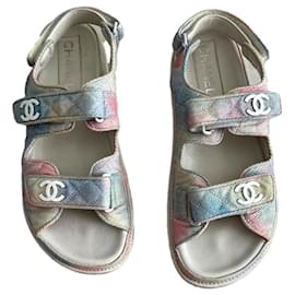 Sandali Chanel multicolore in pelle matelassé