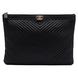 Borsa Clutch Boy Medium Chevron Nera - Chanel