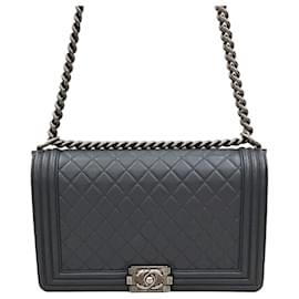 Chanel Borsa Boy Large Classica in vitello