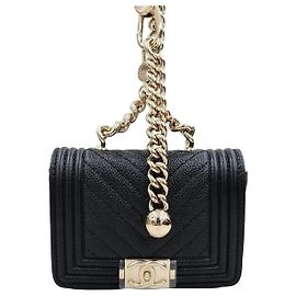Chanel Mini borsa a cintura New Boy in vitello chevron nero
