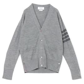 Thom Browne Feiner Merino-Woll-Cardigan mit V-Ausschnitt