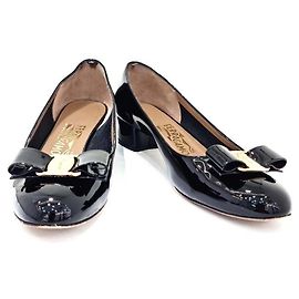 Sapatos de salto Vara em couro patente Salvatore Ferragamo