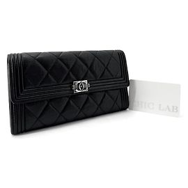 Chanel Boy Klappenportemonnaie aus Kalbsleder Silber