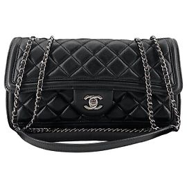 Chanel Borsa a tracolla con patta bicolore Classic Lambskin Season