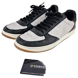 Louis Vuitton Sneakers Rivoli Monogram