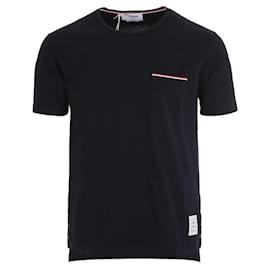 Camiseta de manga corta azul marino con bolsillo y Three Stripes - Thom Browne