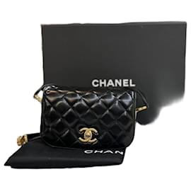 Chanel Mini Borsa a Tracolla Nera AS