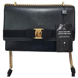 Salvatore Ferragamo Nuevo Bolso Vara Chain Bandolera