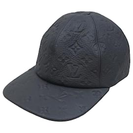 Louis Vuitton Shadow Baseball Cap aus Leder mit Monogramm in Schwarz