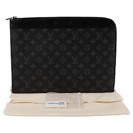 Louis Vuitton Pochette Jour Clutch