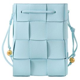 Bottega Veneta Bucket Cassette Tasche Goldene Perlen Hellblau