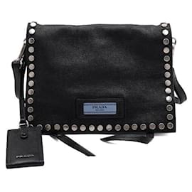 Borsa a spalla e crossbody borchiata in pelle nera - Prada