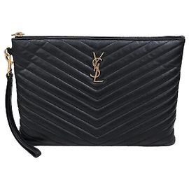 Saint Laurent Clutch de Alça em Couro Matelassê