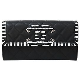 Chanel Cartera larga de rayas negras